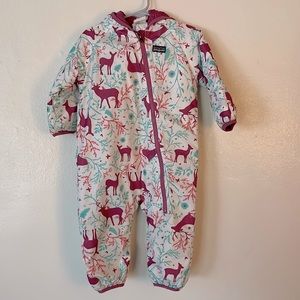 Patagonia waterproof snowsuit baby size 12 month. Reversible.